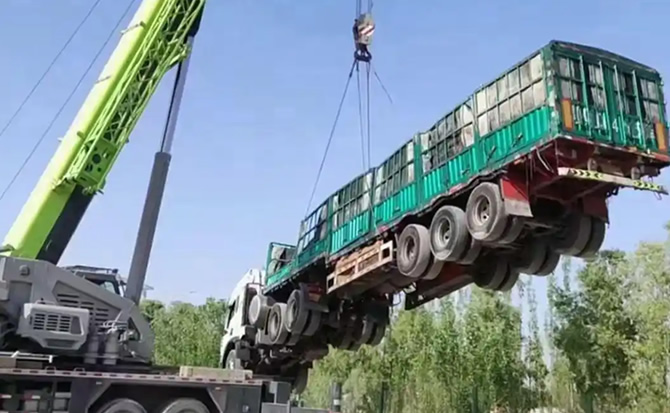 临泉道路脱困救援案例